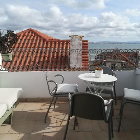 Little River View Triplex In Alfama Lisbon Bagian luar foto