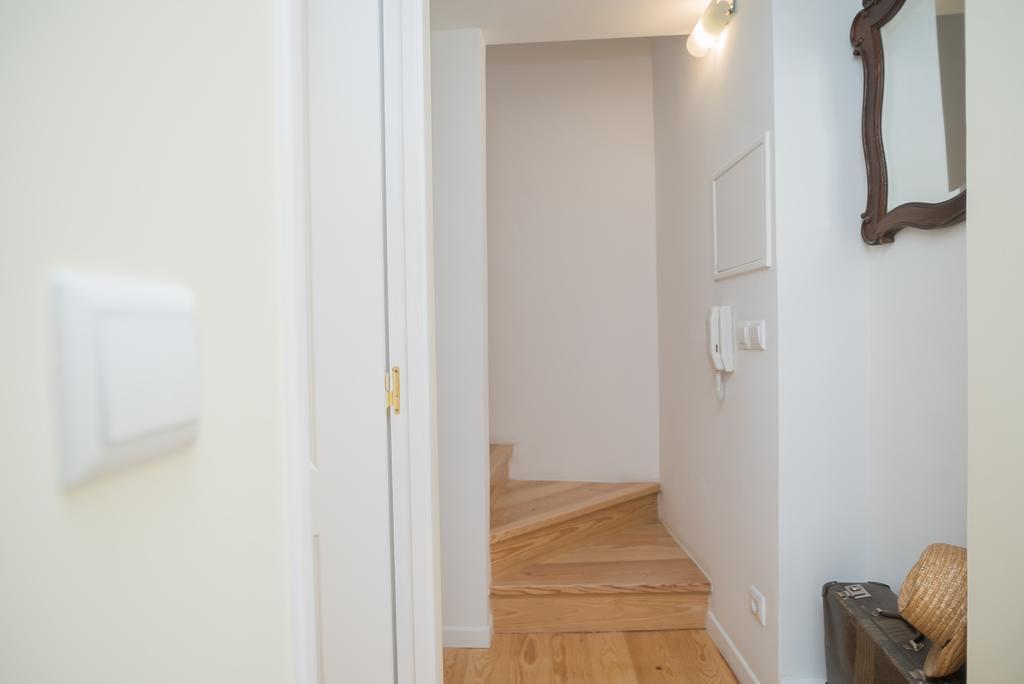 Little River View Triplex In Alfama Lisbon Bagian luar foto