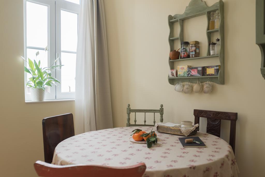 Little River View Triplex In Alfama Lisbon Bagian luar foto