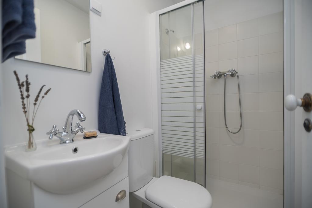 Little River View Triplex In Alfama Lisbon Bagian luar foto