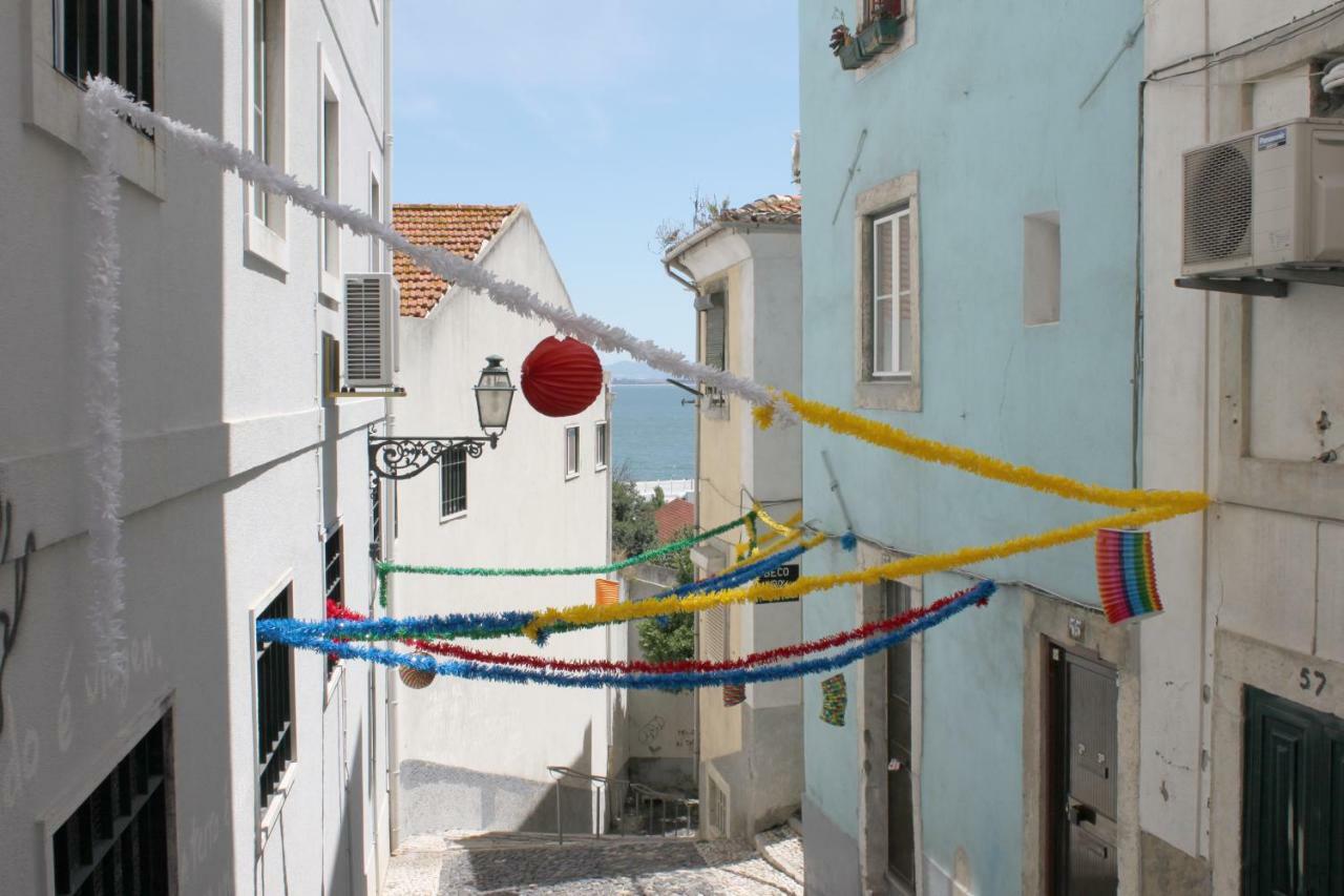 Little River View Triplex In Alfama Lisbon Bagian luar foto